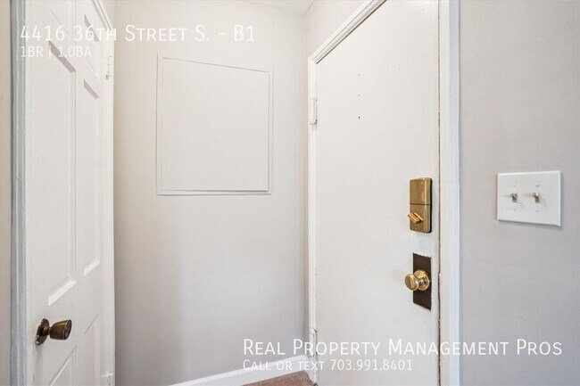Building Photo - 4416 36th St S