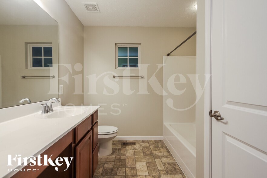 Building Photo - 8305 Wheatfield Dr