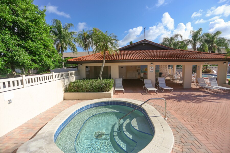Community Spa - 3626 59th Ave W