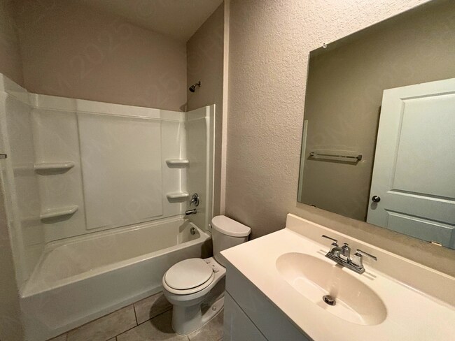 Building Photo - 10330 Gibbons Creek