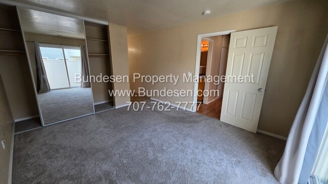 Building Photo - Charming Condo in Plum Tree Subdivision - ...