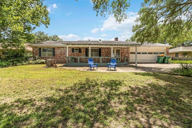 Building Photo - 730 N Sarah Jo St