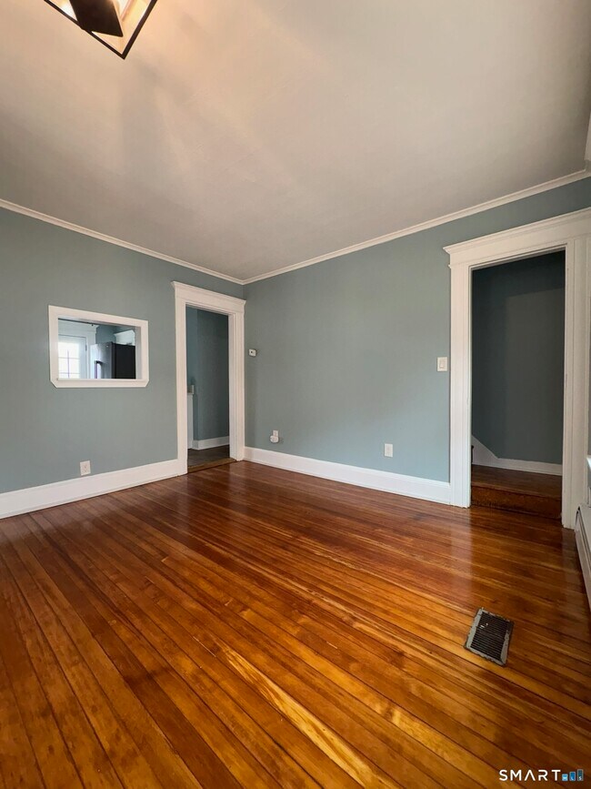 Building Photo - 1045 Cooke St