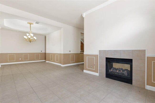 Building Photo - 10115 Willow Crossing Dr