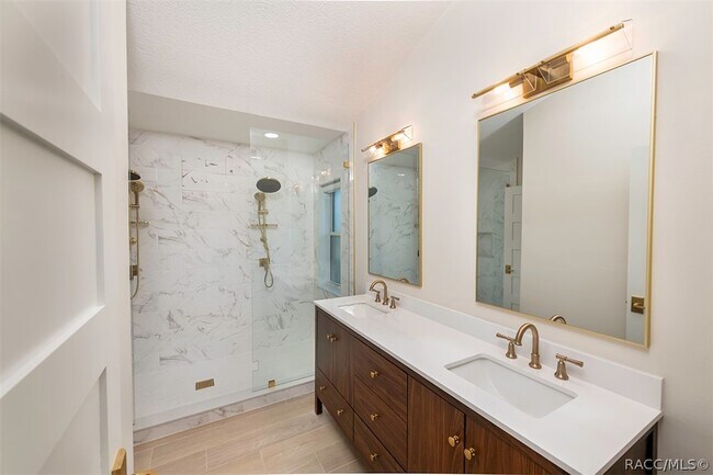 Building Photo - 1105 N Chance Way