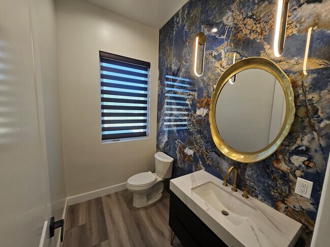 Building Photo - Exquisite 5-Bedroom Luxury Pool Home with ...