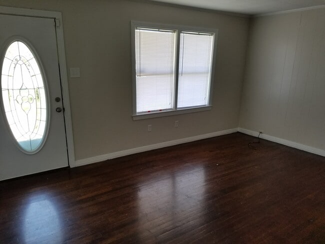 Building Photo - 1405 Sycamore St