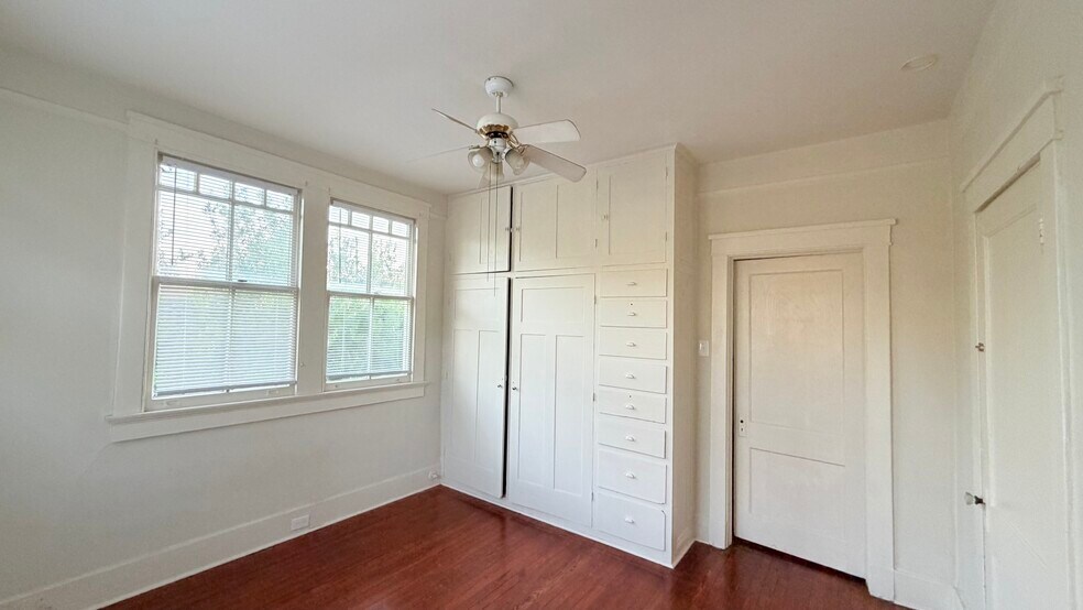 Bedroom # 1 with built in storage for clothes - 2037 Joseph St