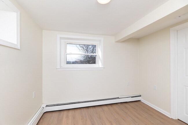 Building Photo - 53 St Germain St