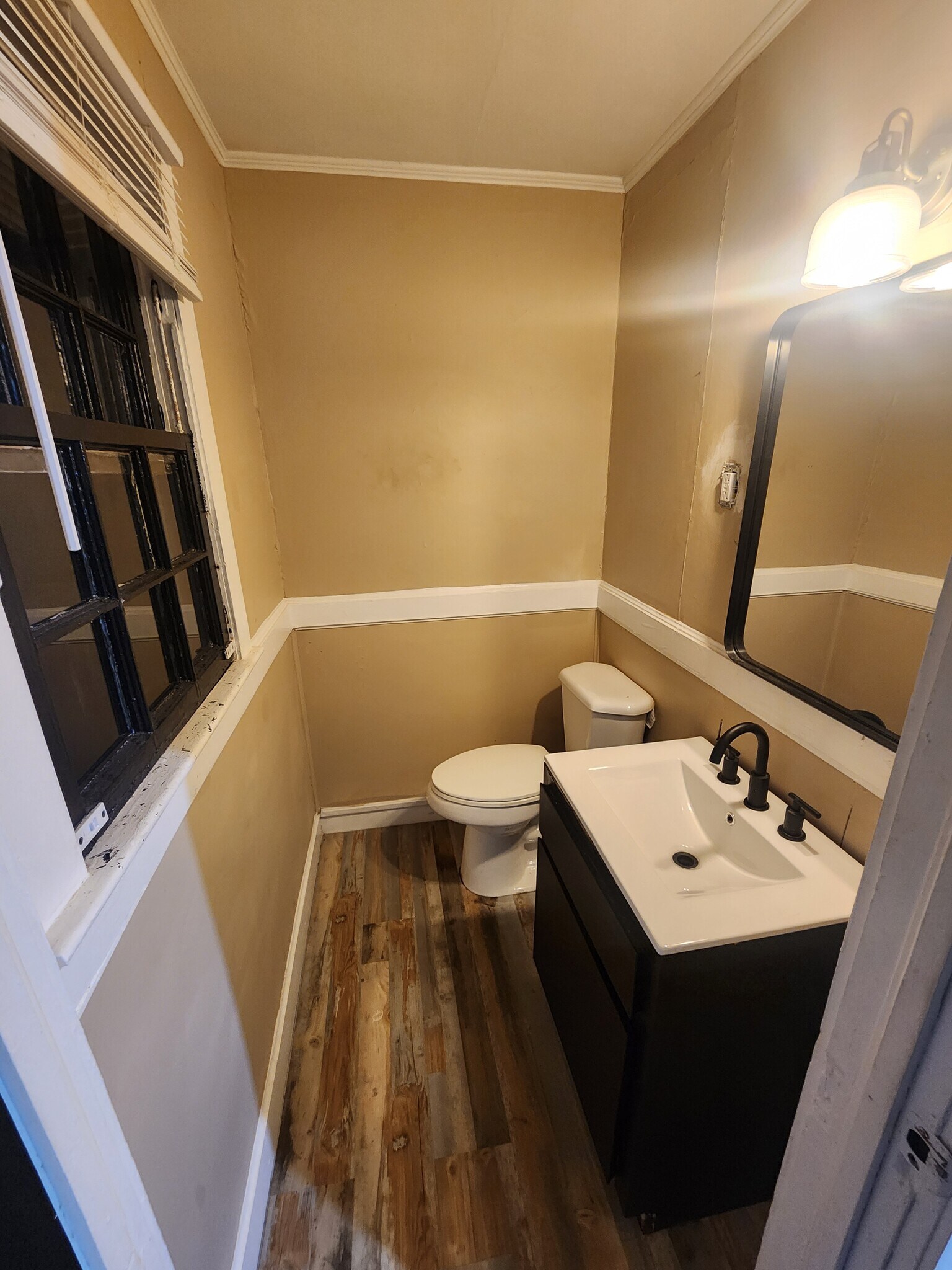 Building Photo - 503 Vermont St