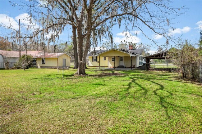 Building Photo - Charming 3-Bedroom Home with Large Fenced Yard in Richmond Hill!