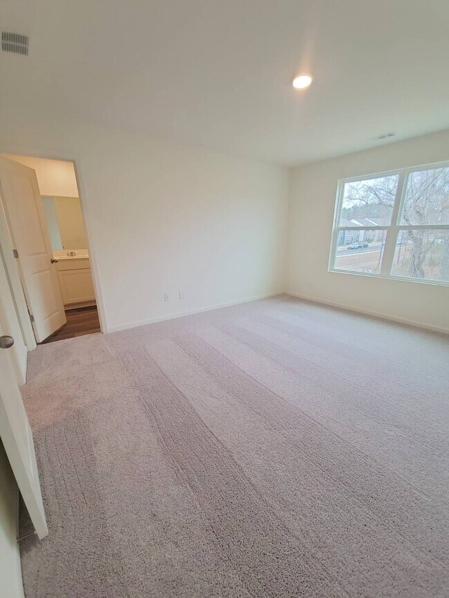 Building Photo - 1122 Tofino Dr