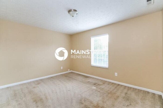 Building Photo - 3 Bedroom Pet-Friendly Home in Lawrence, I...