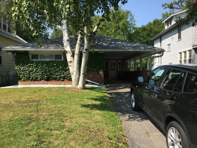 Primary Photo - 465 Ontario St