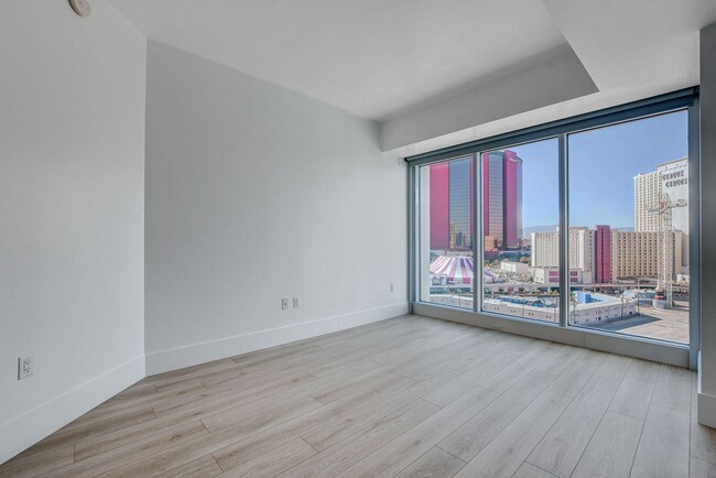 Building Photo - Sky Las Vegas 1010-Stunning, 2Bd Residence...