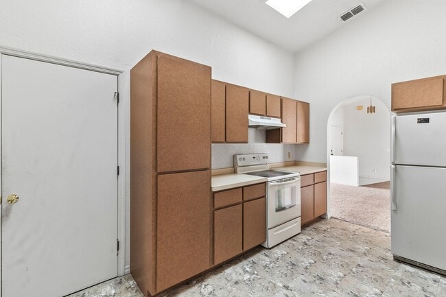 Building Photo - Annual ** 4 Bed / 3 Bath Single Family Home -- $1,950/month