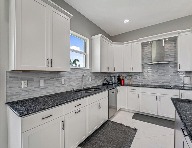 Building Photo - 5482 Macoon Wy