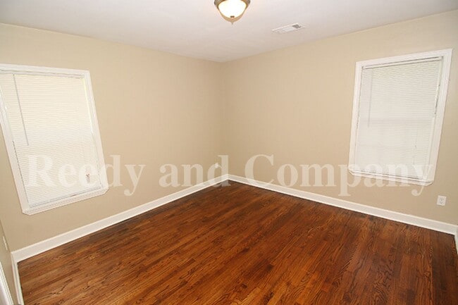 Building Photo - 110 N Greer St