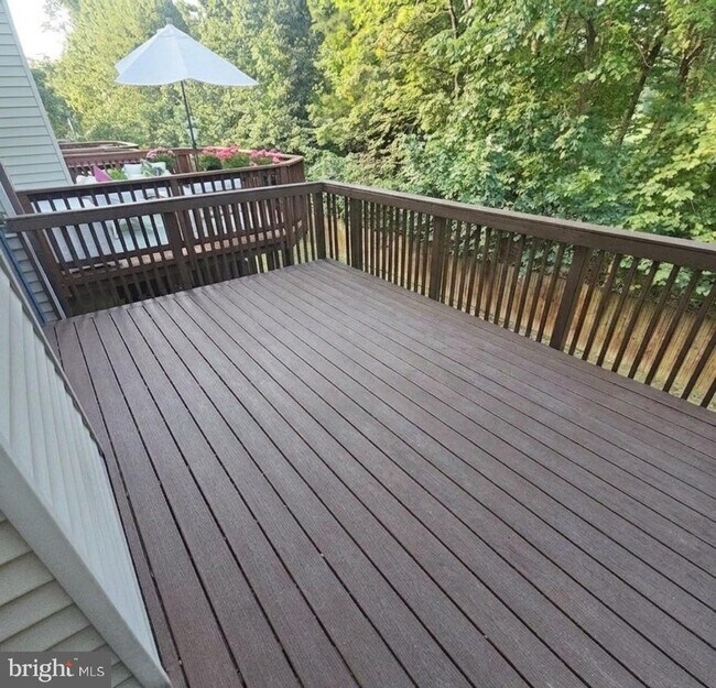 Building Photo - 1353 Templeton Pl