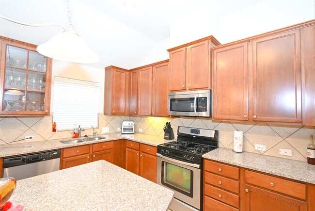Building Photo - 23719 Parkwater Bridge Ln