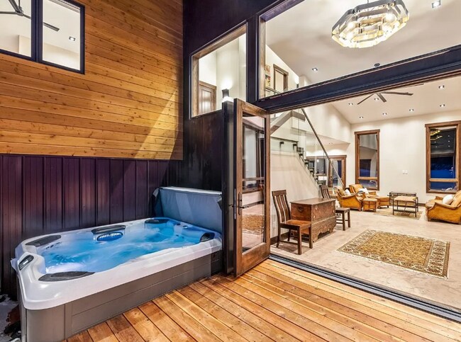 Building Photo - 3 Bed, home with views of Quandary Peak, Hot Tub, Flexible lease terms!