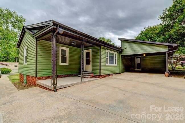 Building Photo - 207 Ramsey St