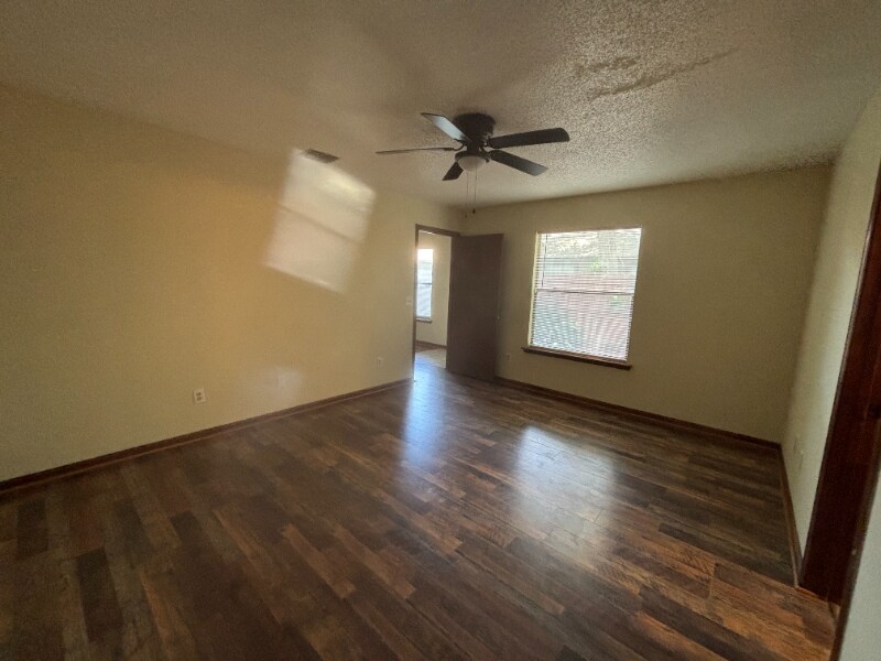 Building Photo - 3830 Windridge Ct