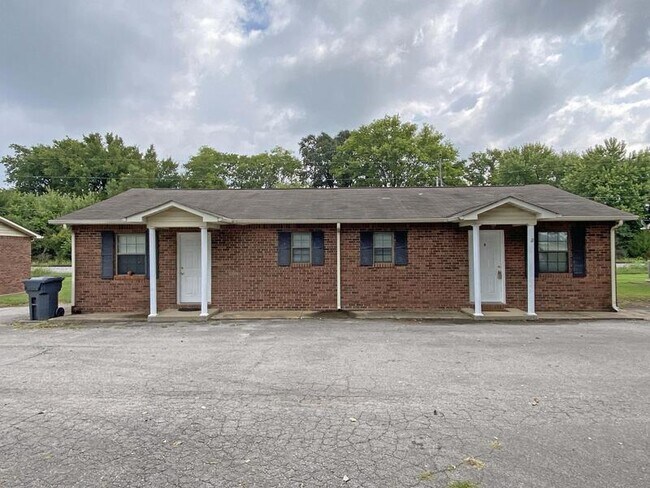 Building Photo - 404 -03 Thompsonville Lane