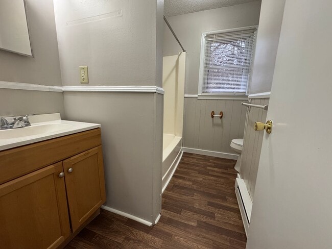 Building Photo - Available to Show