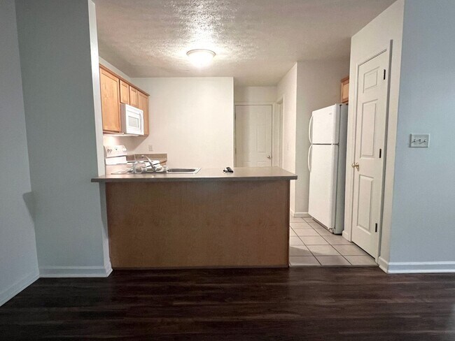 Building Photo - 2729-2733 Wyndham Way