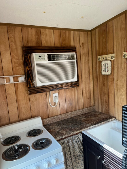 Building Photo - 2138 Richardson Rd