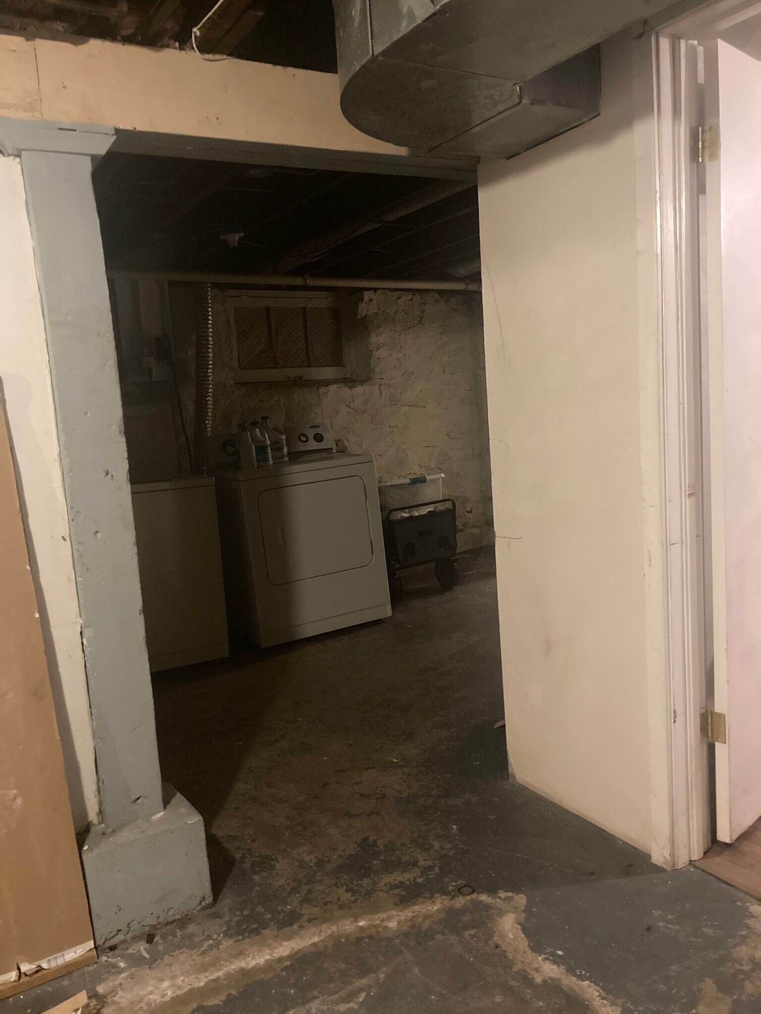 Washer and dryer included - 5004 Euclid Ave