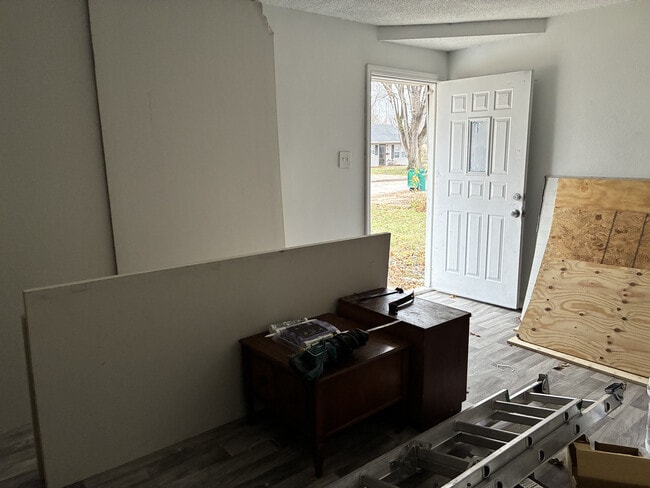 Building Photo - 30 Delores Dr