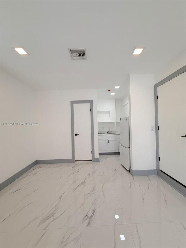 Building Photo - 4536 SW 142nd Pl