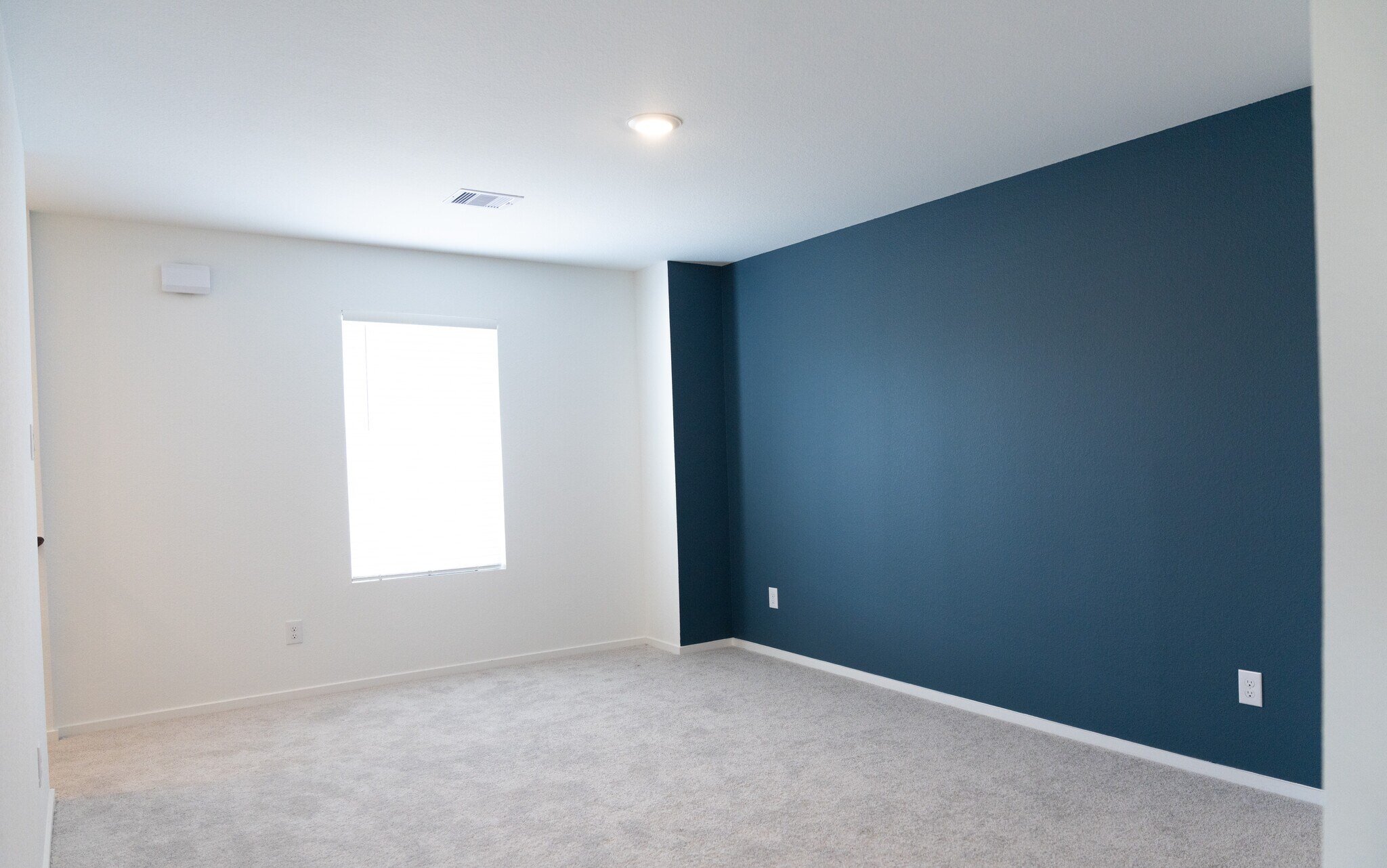 Building Photo - 3018 Mallorca Dr
