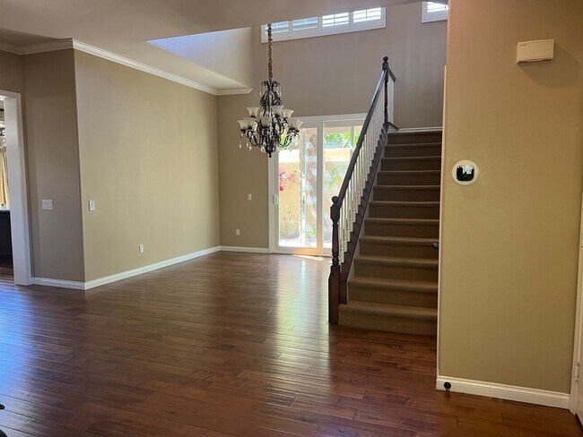 Building Photo - Single Family Home in Spanish Hills