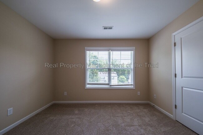 Building Photo - 832 Prince Edward Rd