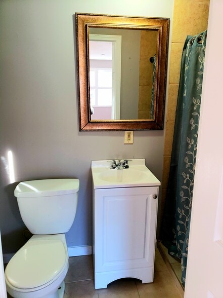 Building Photo - 4501 N Tracy Ave