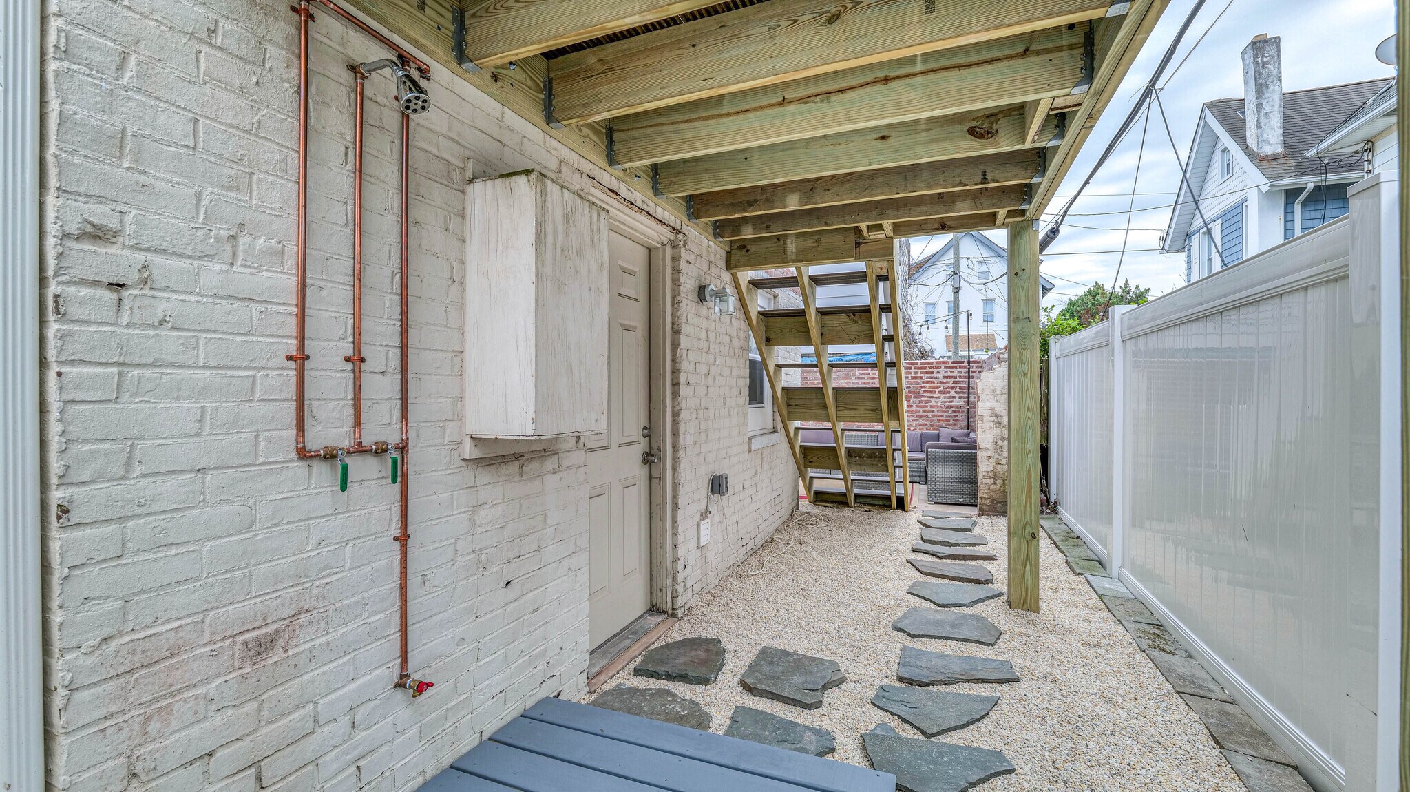 Building Photo - 14 N Vassar Sq