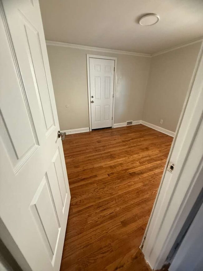 Building Photo - 3-Bedroom Gem on Indiana St with Spacious ...