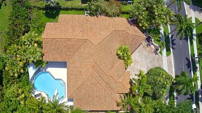 Building Photo - 375 Sabal Way