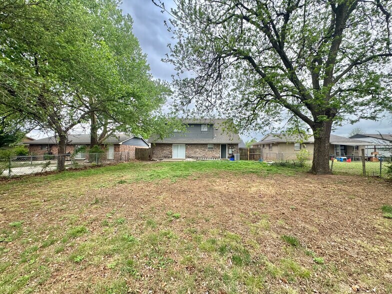 Building Photo - 3029 SW 62nd St