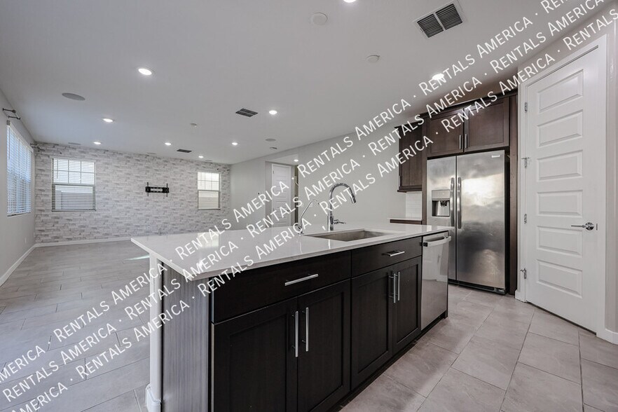 Building Photo - 1026 E Weatherby Way