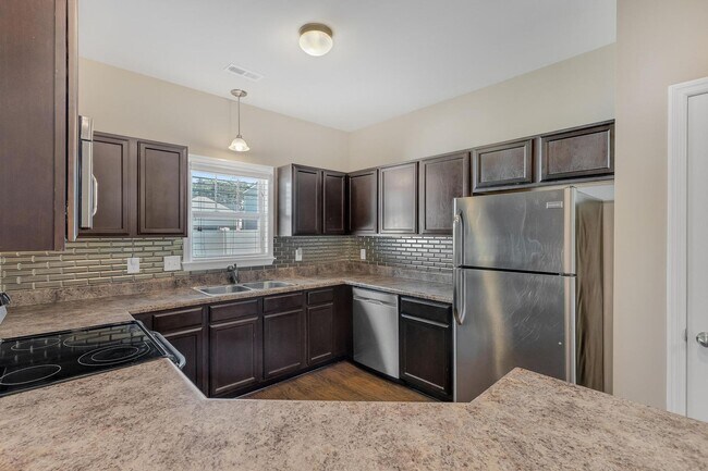 Building Photo - Carolina Forest Townhome with garage!