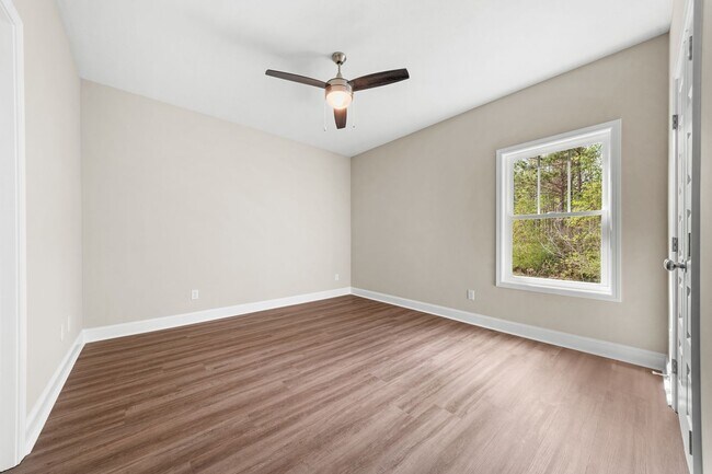Building Photo - 135 Avalon Trce