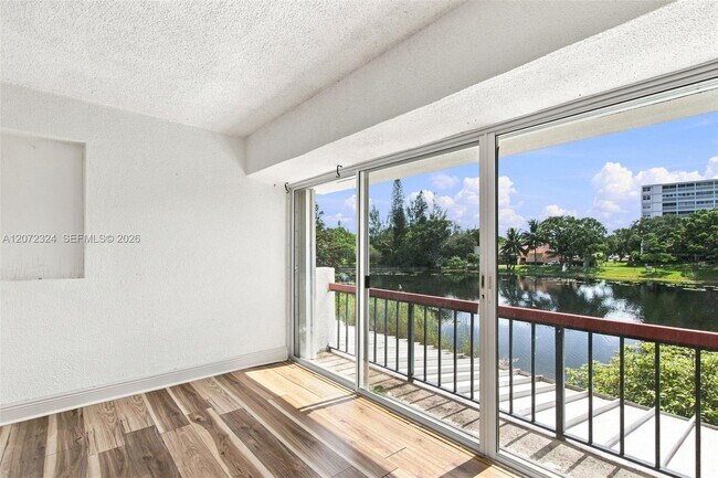 Building Photo - 6511 Racquet Club Dr