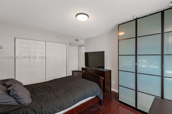 Building Photo - 770 Claughton Island Dr