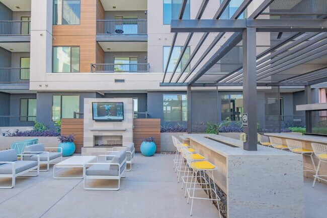 Building Photo - 701 W Rio Salado Pkwy