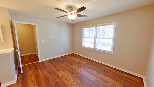 Building Photo - 928 Winterberry Dr