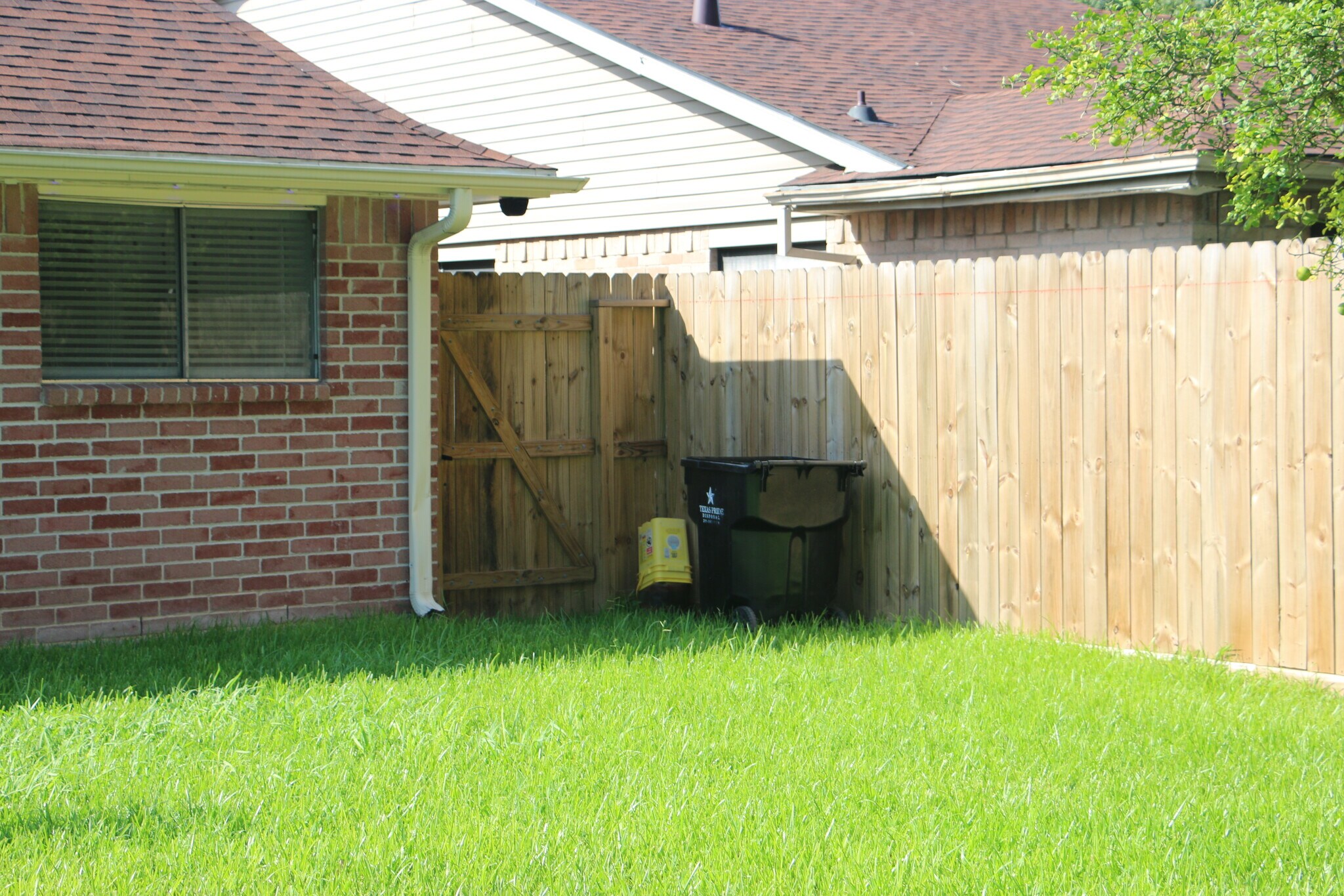 Building Photo - 446 Richvale Ln